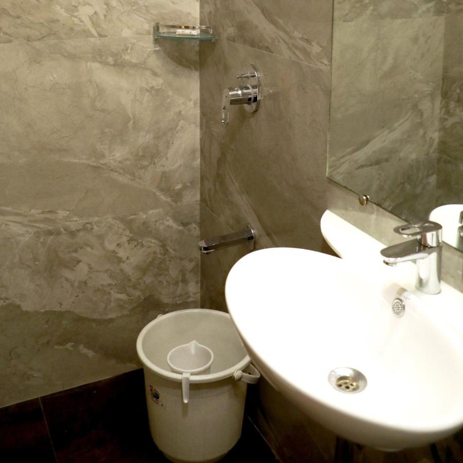 Hotel Lords, Fort Мумбаи Экстерьер фото