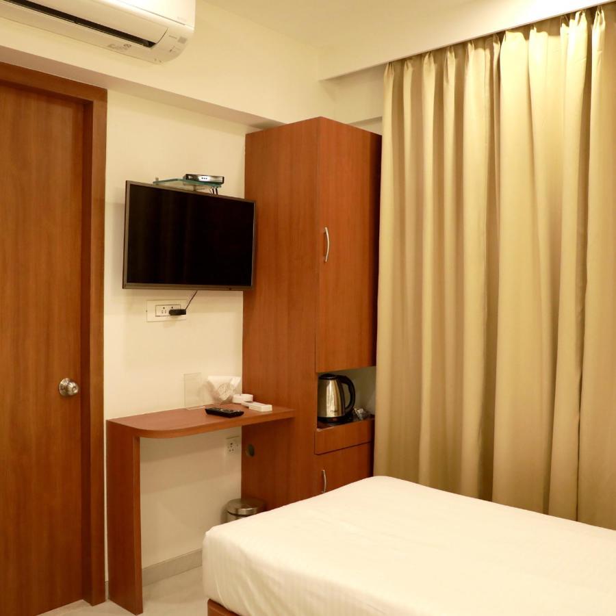 Hotel Lords, Fort Мумбаи Экстерьер фото