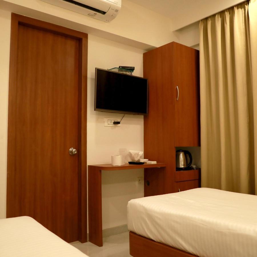 Hotel Lords, Fort Мумбаи Экстерьер фото