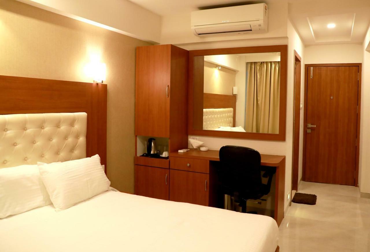 Hotel Lords, Fort Мумбаи Экстерьер фото