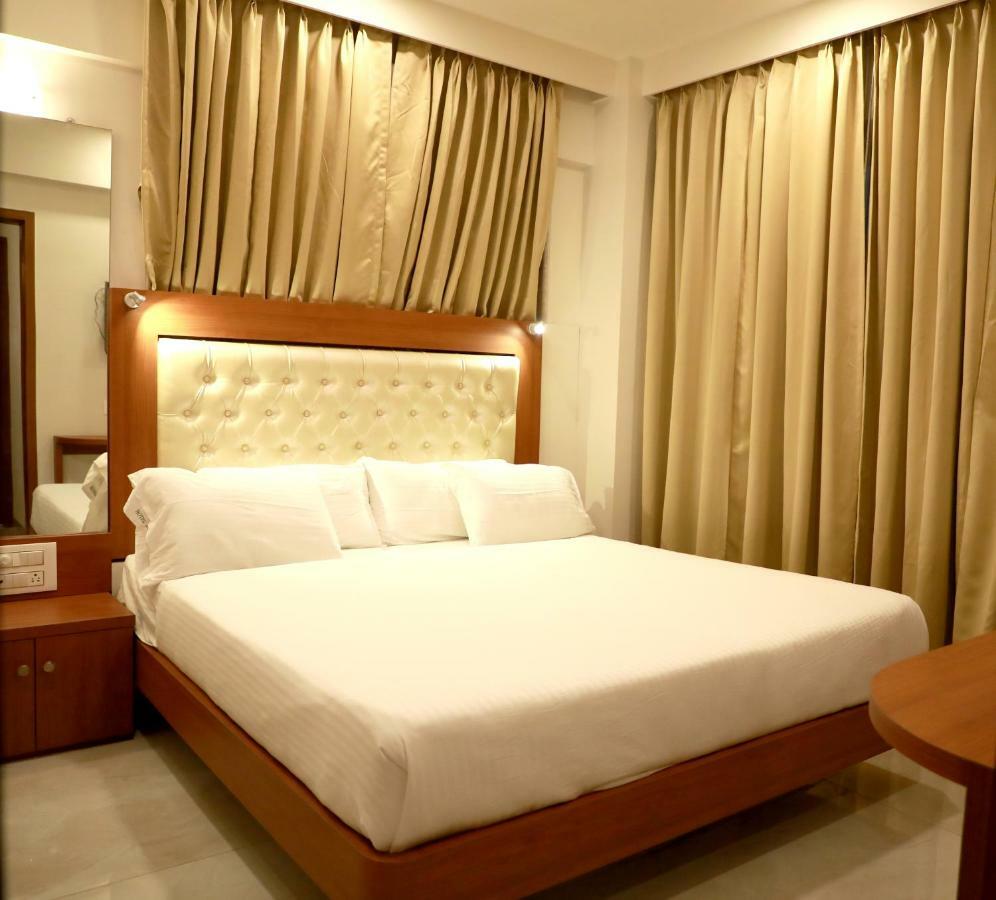 Hotel Lords, Fort Мумбаи Экстерьер фото